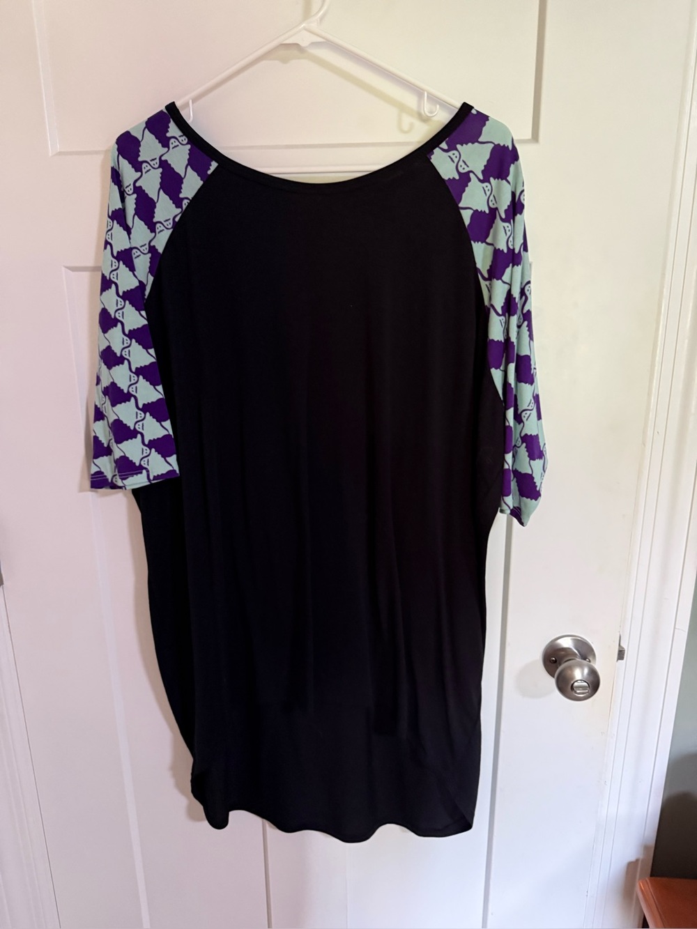 LuLaRoe Black Tunic with Purple & Mint Raglan Sleeves